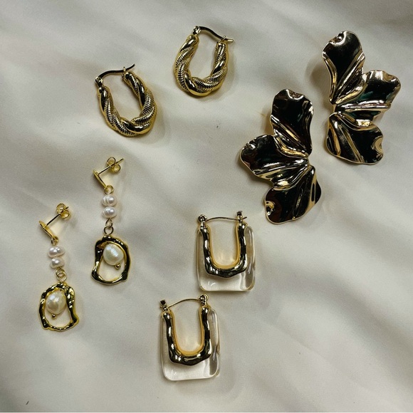 Anthro Clear resin mini hoop earrings - Picture 6 of 6